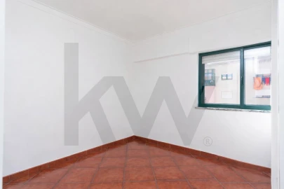 Apartamento T2 para Venda em Baixa da Banheira e Vale da Amoreira