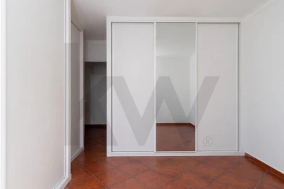 Apartamento T2 para Venda em Baixa da Banheira e Vale da Amoreira