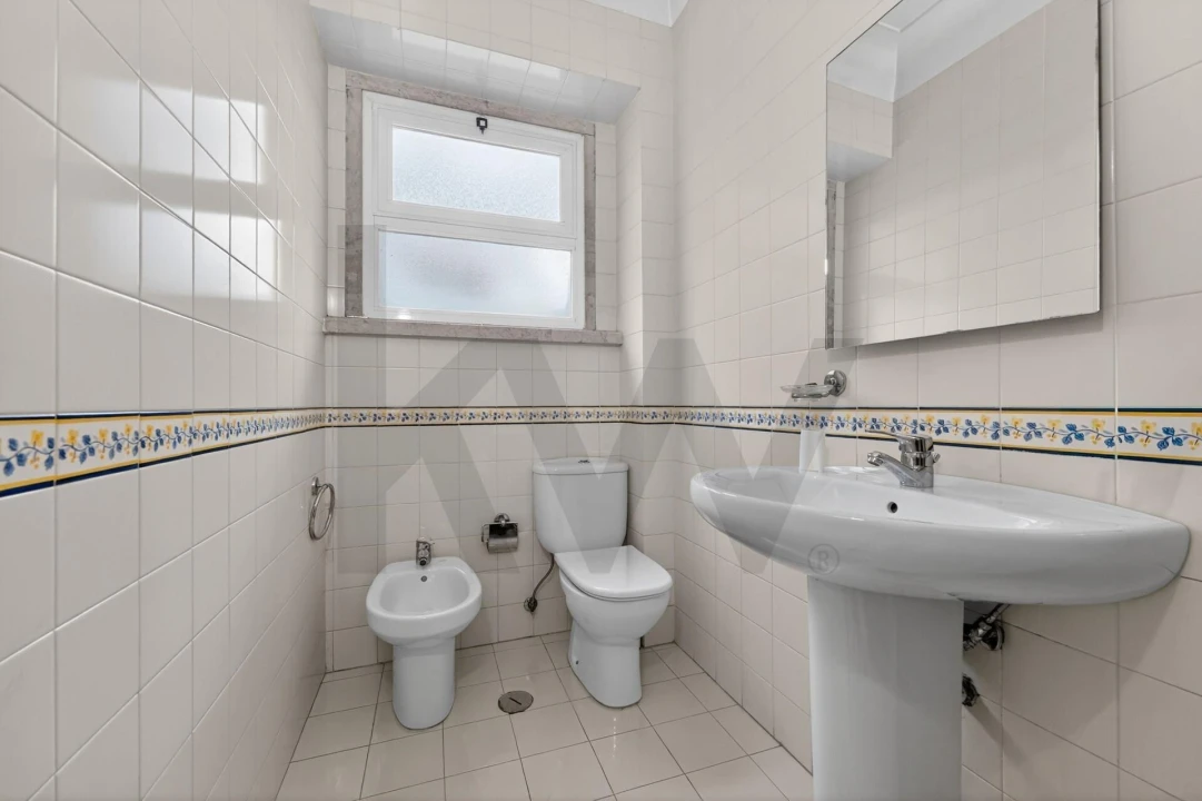 Apartamento T5 para Venda em Alvalade Foto 43