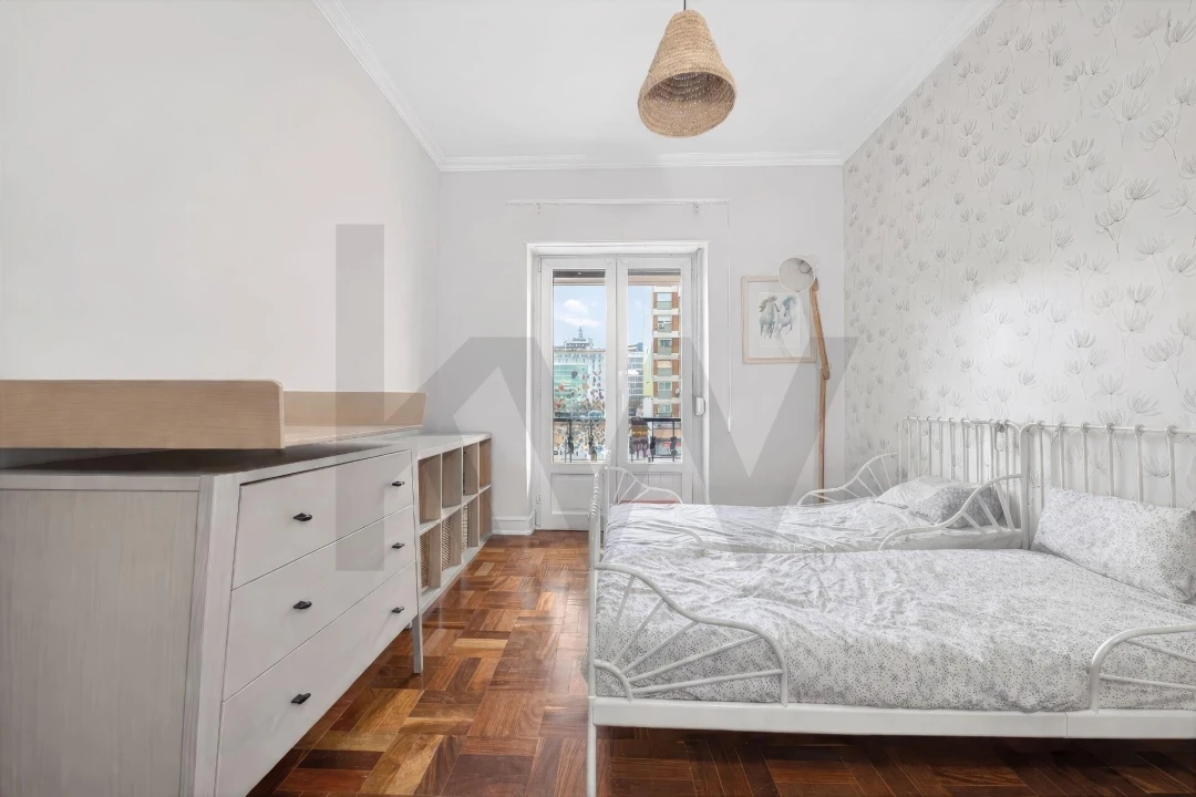 Apartamento T5 para Venda em Alvalade Foto 27