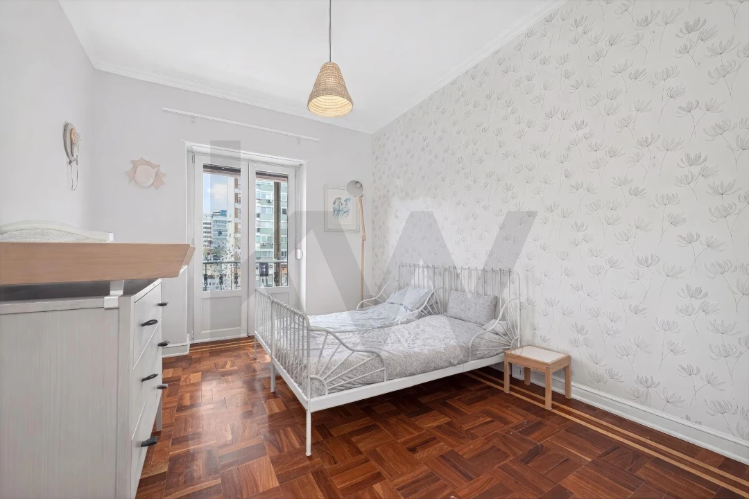 Apartamento T5 para Venda em Alvalade Foto 29