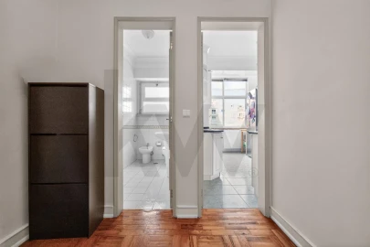 Apartamento T5 para Venda em Alvalade