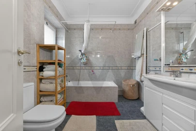 Apartamento T5 para Venda em Alvalade