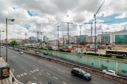 Apartamento T5 para Venda em Alvalade
