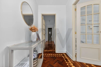 Apartamento T5 para Venda em Alvalade