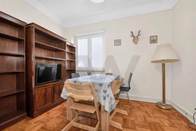 Apartamento T5 para Venda em Alvalade