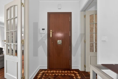 Apartamento T5 para Venda em Alvalade