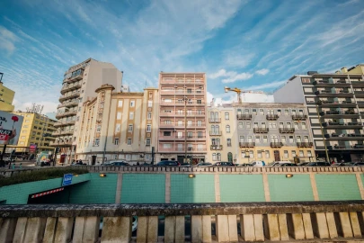 Apartamento T5 para Venda em Alvalade