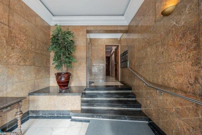 Apartamento T5 para Venda em Alvalade