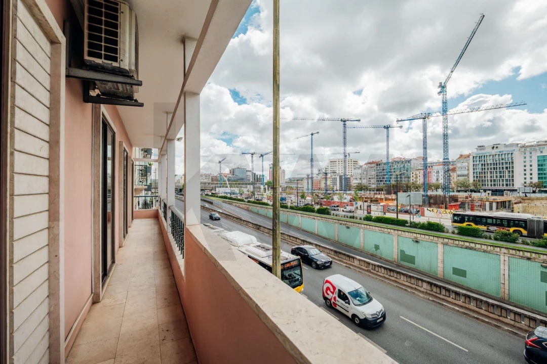 Apartamento T5 para Venda em Alvalade Foto 15
