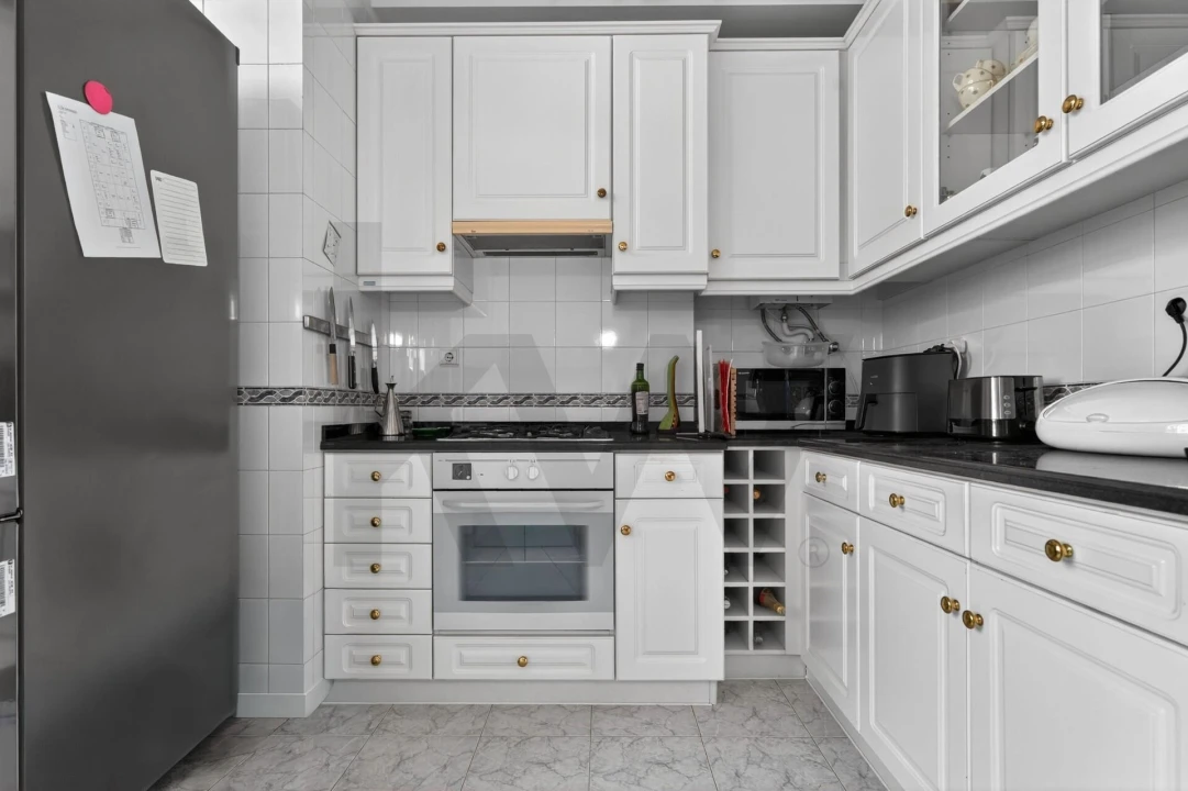 Apartamento T5 para Venda em Alvalade Foto 46