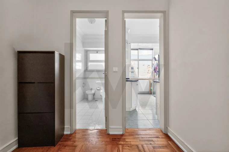 Apartamento T5 para Venda em Alvalade Foto 39