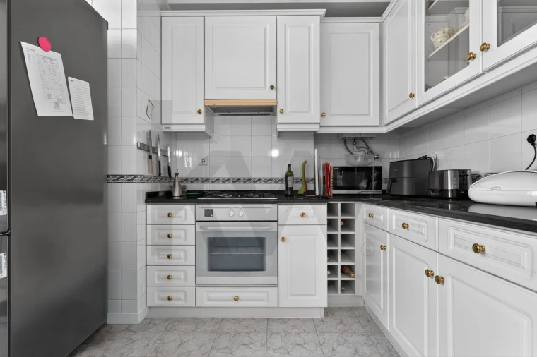 Apartamento T5 para Venda em Alvalade Foto 46