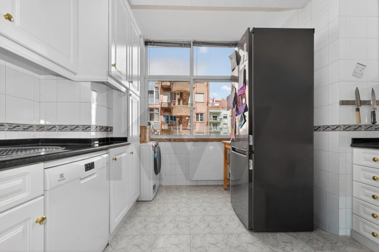 Apartamento T5 para Venda em Alvalade Foto 44