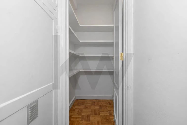 Apartamento T5 para Venda em Alvalade Foto 38