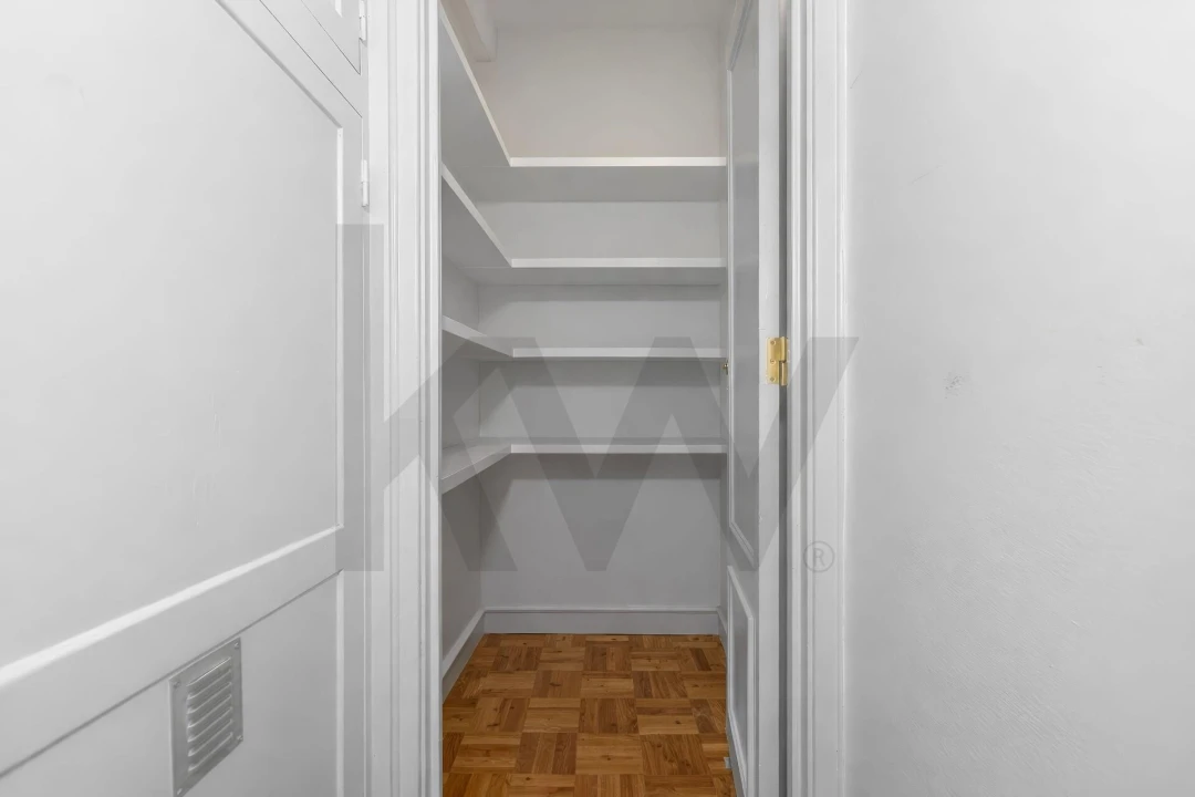 Apartamento T5 para Venda em Alvalade Foto 38