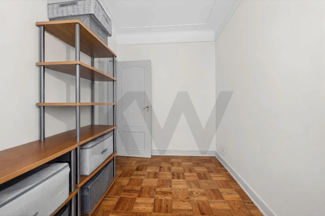 Apartamento T5 para Venda em Alvalade Foto 41