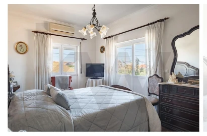 Moradia T4 para Venda em Charneca de Caparica e Sobreda