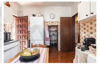 Moradia T4 para Venda em Charneca de Caparica e Sobreda