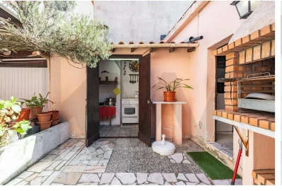 Moradia T4 para Venda em Charneca de Caparica e Sobreda