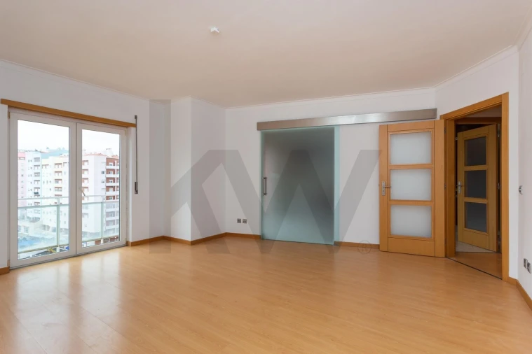 Apartamento T3 para Venda em Corroios Foto 4