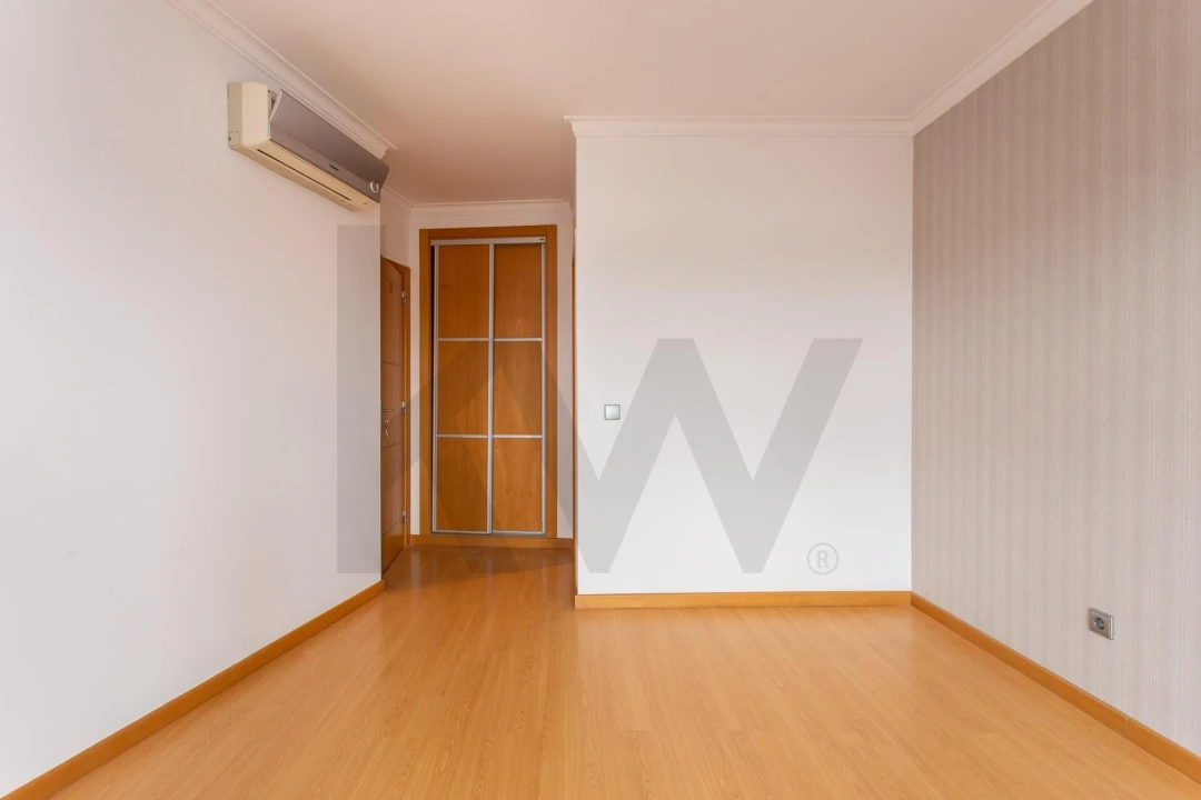 Apartamento T3 para Venda em Corroios Foto 13