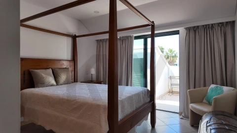 Moradia T4 para Venda em Albufeira e Olhos de Água