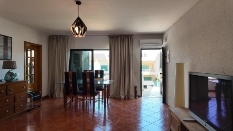 Moradia T4 para Venda em Albufeira e Olhos de Água
