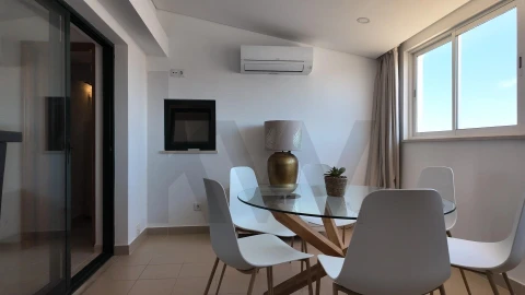 Moradia T4 para Venda em Albufeira e Olhos de Água