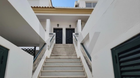 Apartamento T3 para Venda em Albufeira e Olhos de Água