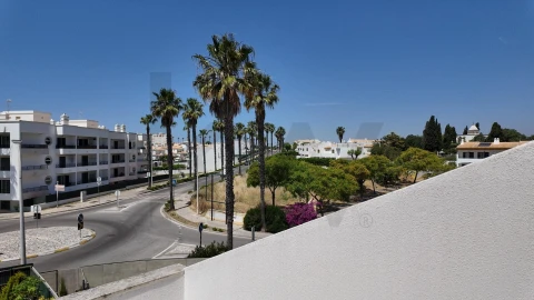 Moradia T4 para Venda em Albufeira e Olhos de Água
