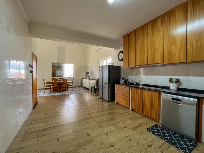 Moradia T3 para Venda em Calheta Foto 4