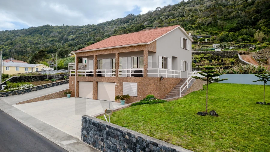 Moradia T3 para Venda em Calheta