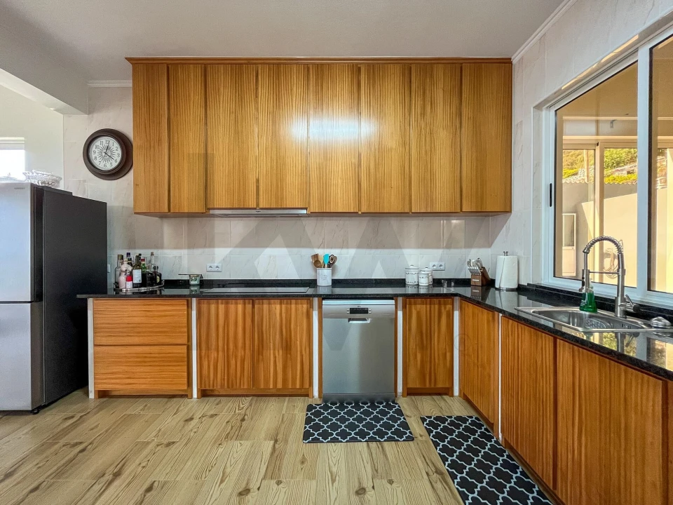 Moradia T3 para Venda em Calheta Foto 3