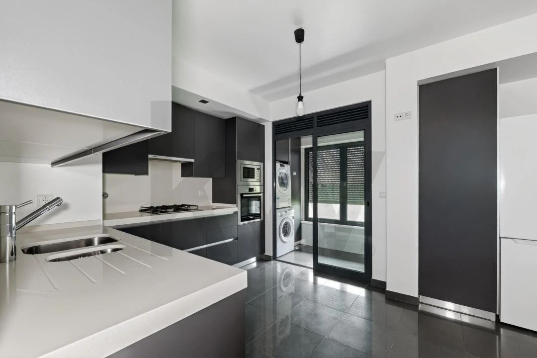 Apartamento T3 para Arrendamento em Lumiar Foto 15