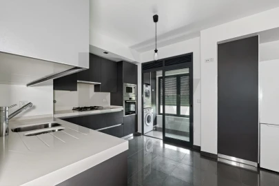 Apartamento T3 para Arrendamento em Lumiar