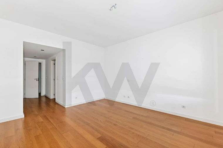 Apartamento T3 para Arrendamento em Lumiar Foto 8