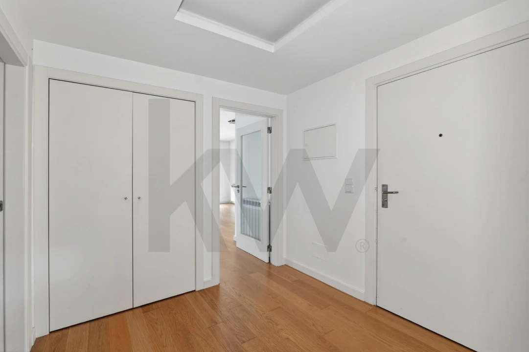 Apartamento T3 para Arrendamento em Lumiar Foto 6