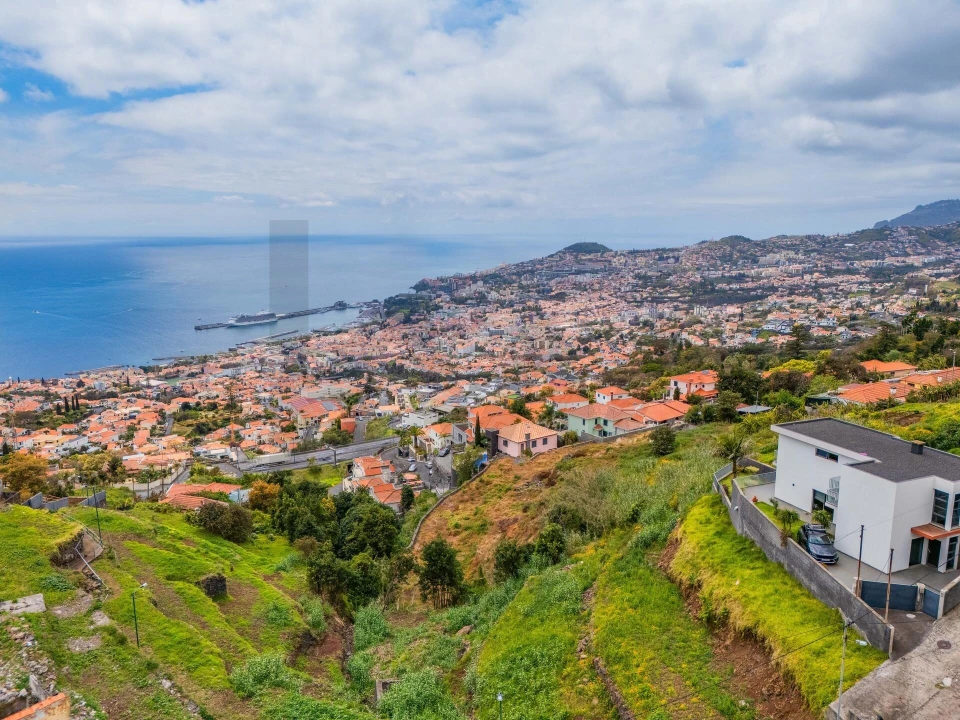 Terreno para Venda em Funchal (Santa Maria Maior) Foto 3