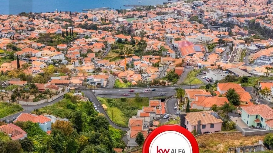 Terreno para Venda em Funchal (Santa Maria Maior)