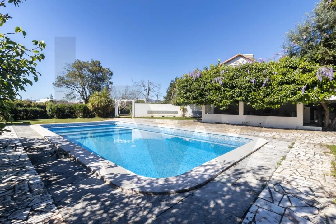 Moradia T5 para Venda em Seixal, Arrentela e Aldeia de Paio Pires Foto 1