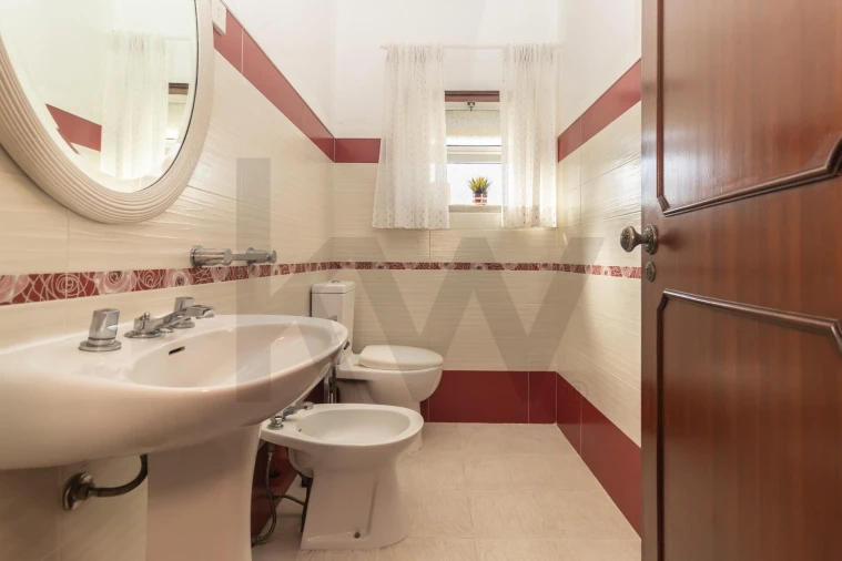 Moradia T5 para Venda em Seixal, Arrentela e Aldeia de Paio Pires Foto 31