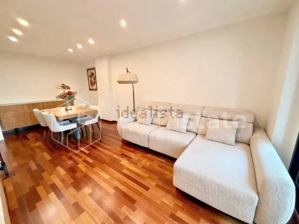 Apartamento T2 para Venda em Carcavelos e Parede Foto 1