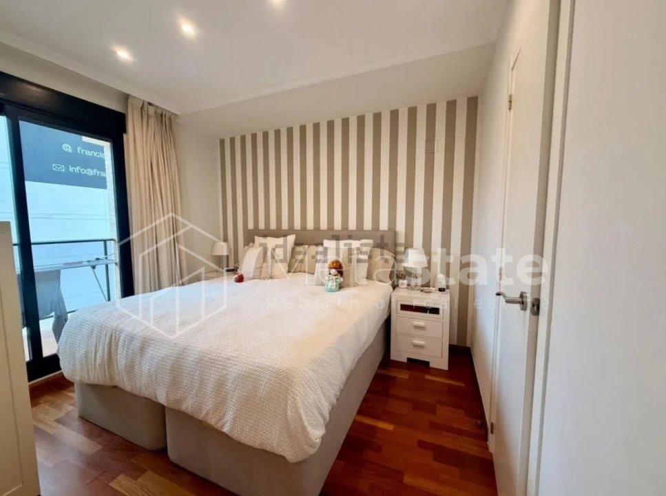 Apartamento T2 para Venda em Carcavelos e Parede Foto 7