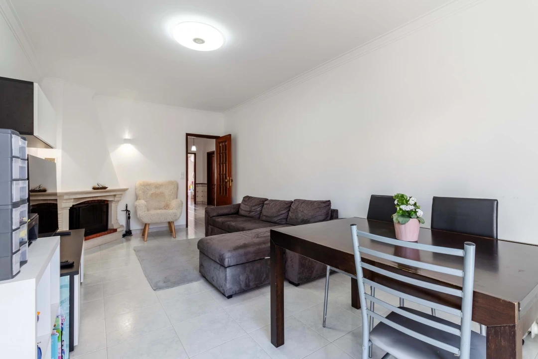 Apartamento T2 para Venda em Algueirão-Mem Martins Foto 4