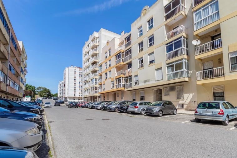 Apartamento T2 para Venda em Algueirão-Mem Martins Foto 34