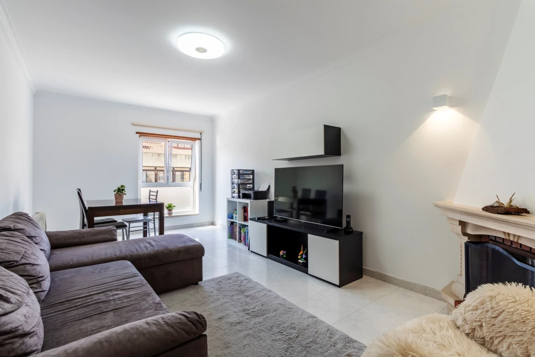 Apartamento T2 para Venda em Algueirão-Mem Martins Foto 1