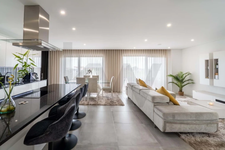 Apartamento T3 para Venda em Faro (Sé e São Pedro) Foto 6