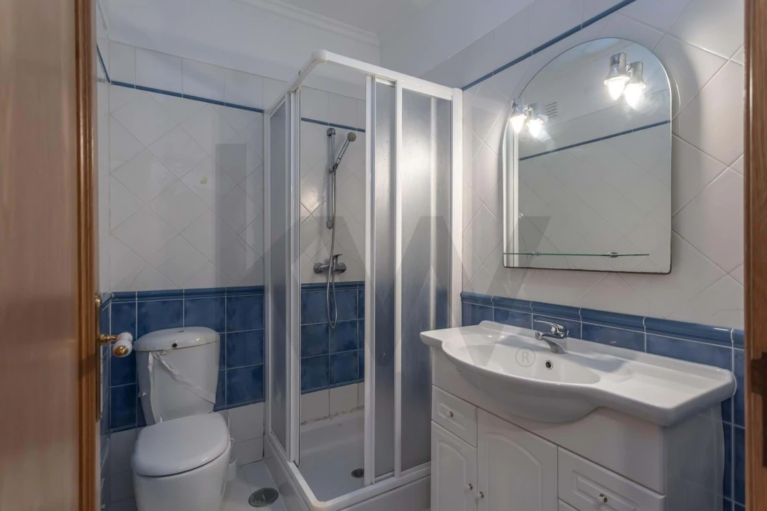 Apartamento T2 para Venda em Caparica e Trafaria Foto 11