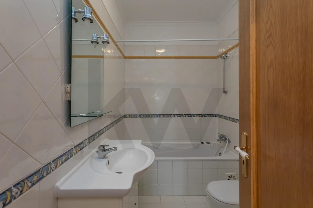 Apartamento T2 para Venda em Caparica e Trafaria Foto 12